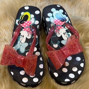 Girls Polka Dot Minnie Mouse flip flops EUC size 2